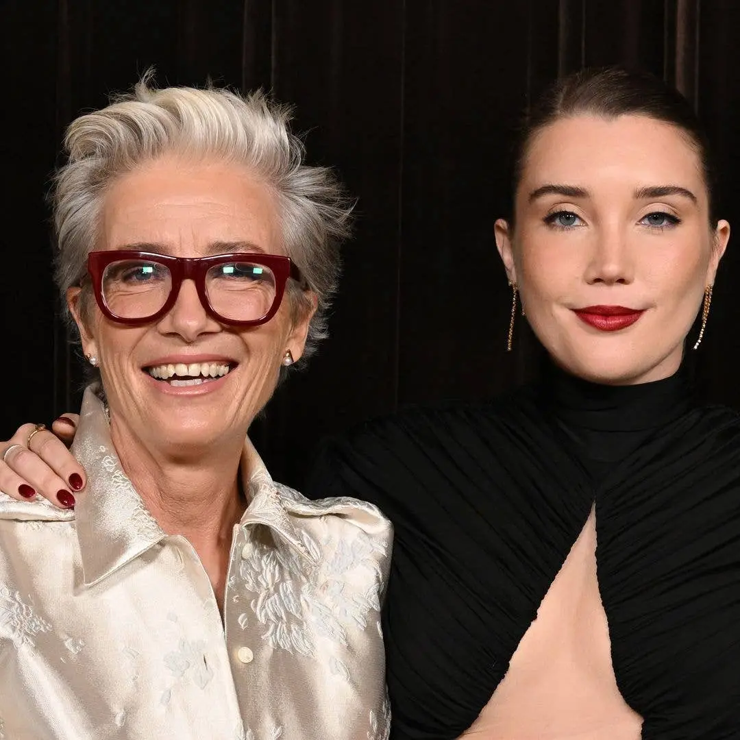 Gaia Wise, filha de Emma Thompson, apareceu em um vestido preto com recortes ousados no Baile Albies de Londres em 2026…