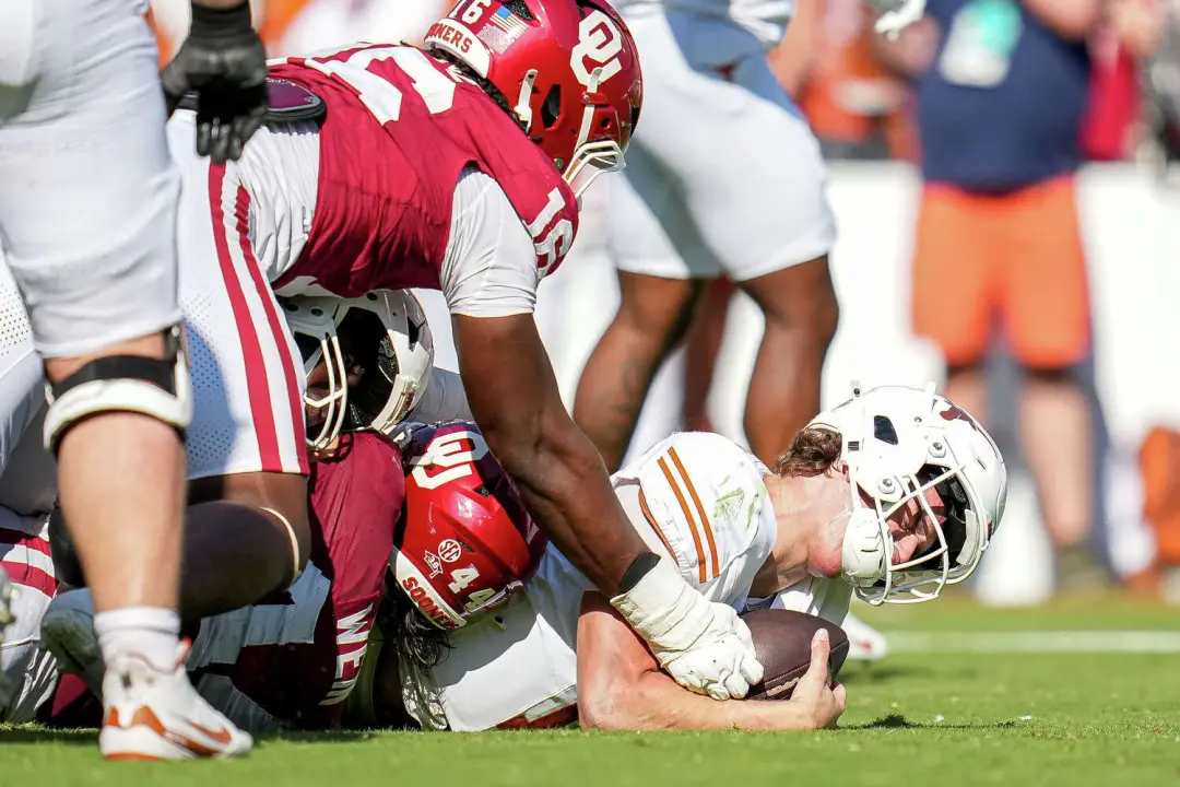 Texas perde pro Oklahoma por 27 a 24 no Cotton Bowl, com Arch Manning lançando duas interceptações importantes. É chato…