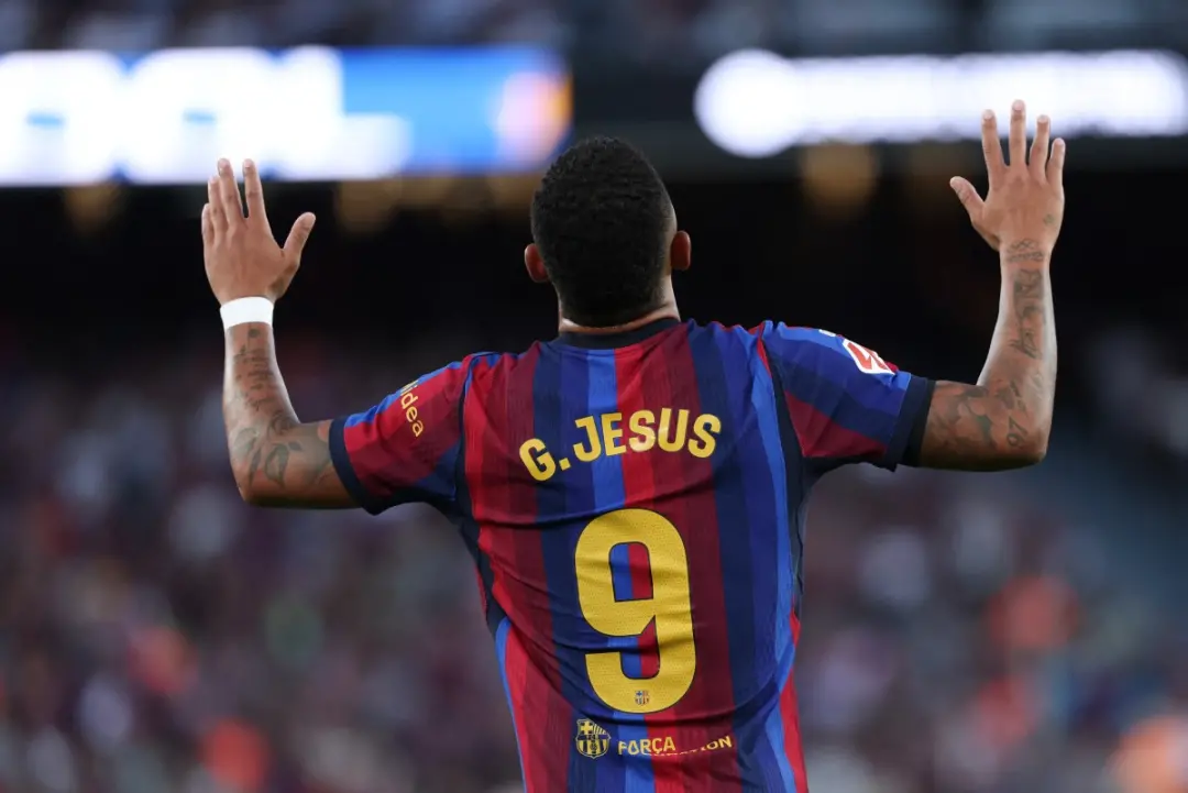 Gabriel Jesus marcou um dos gols no Camp Nou, e o Barcelona venceu o Getafe por 3 a 0. A estreia como titular mostrando…