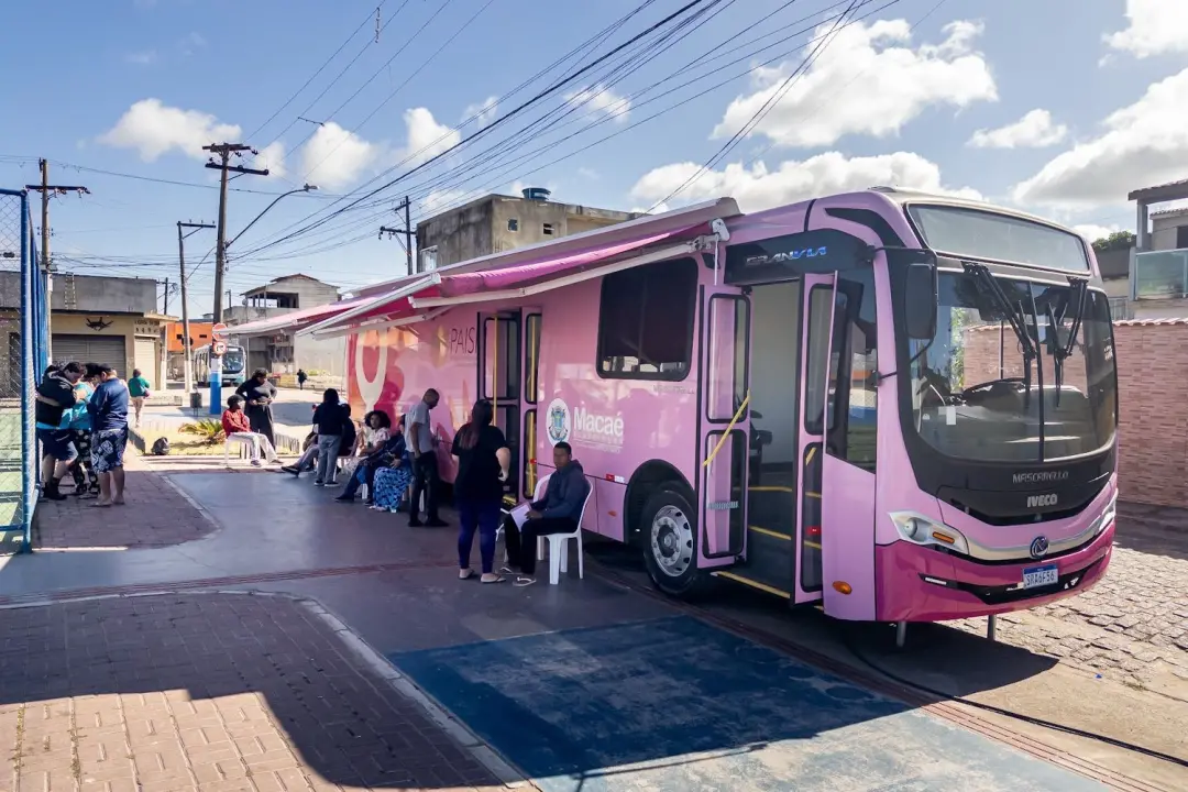 Unidade móvel em Macaé leva consultas e exames preventivos para mulheres em bairros durante outubro. É fundamental ter …