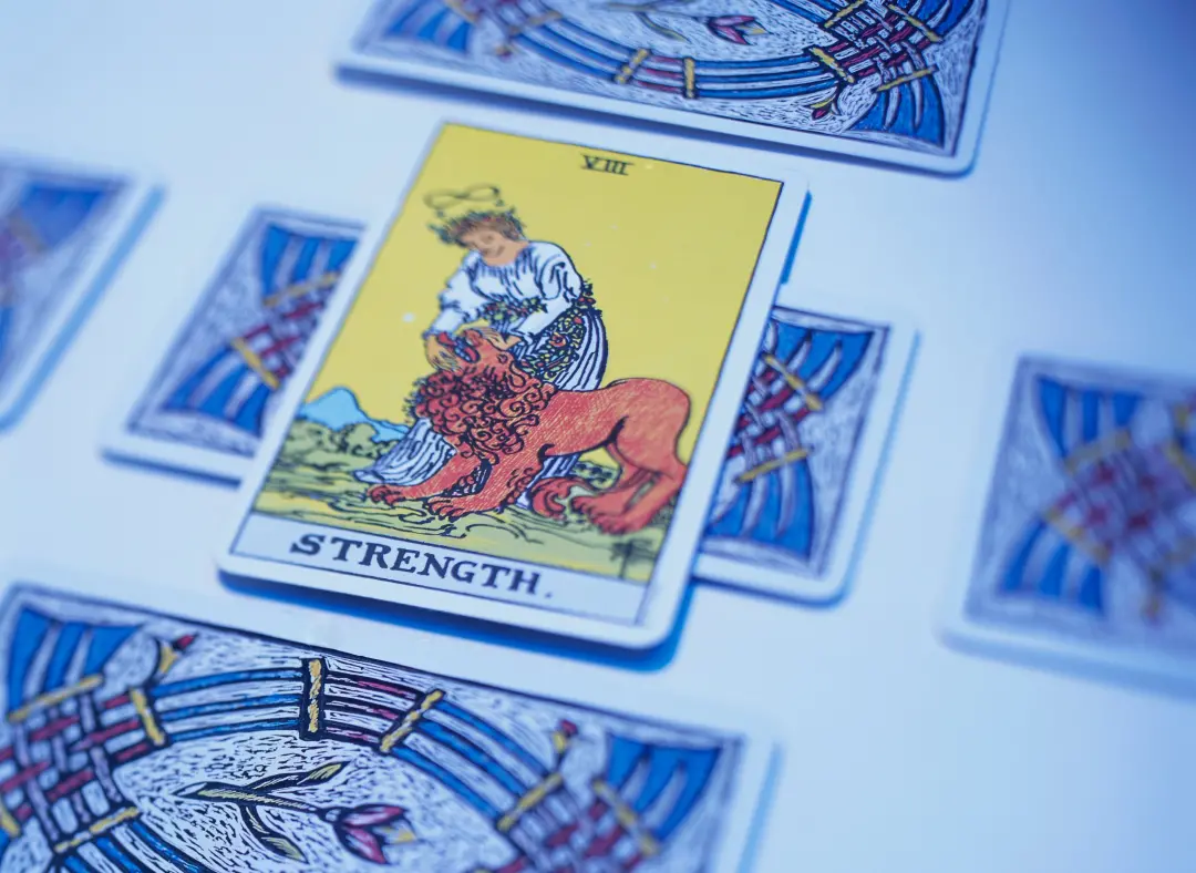 Infinitas referências a tarot, médiums e horóscopo estão em redes sociais e buscas, mesmo na era da tecnologia avançada…