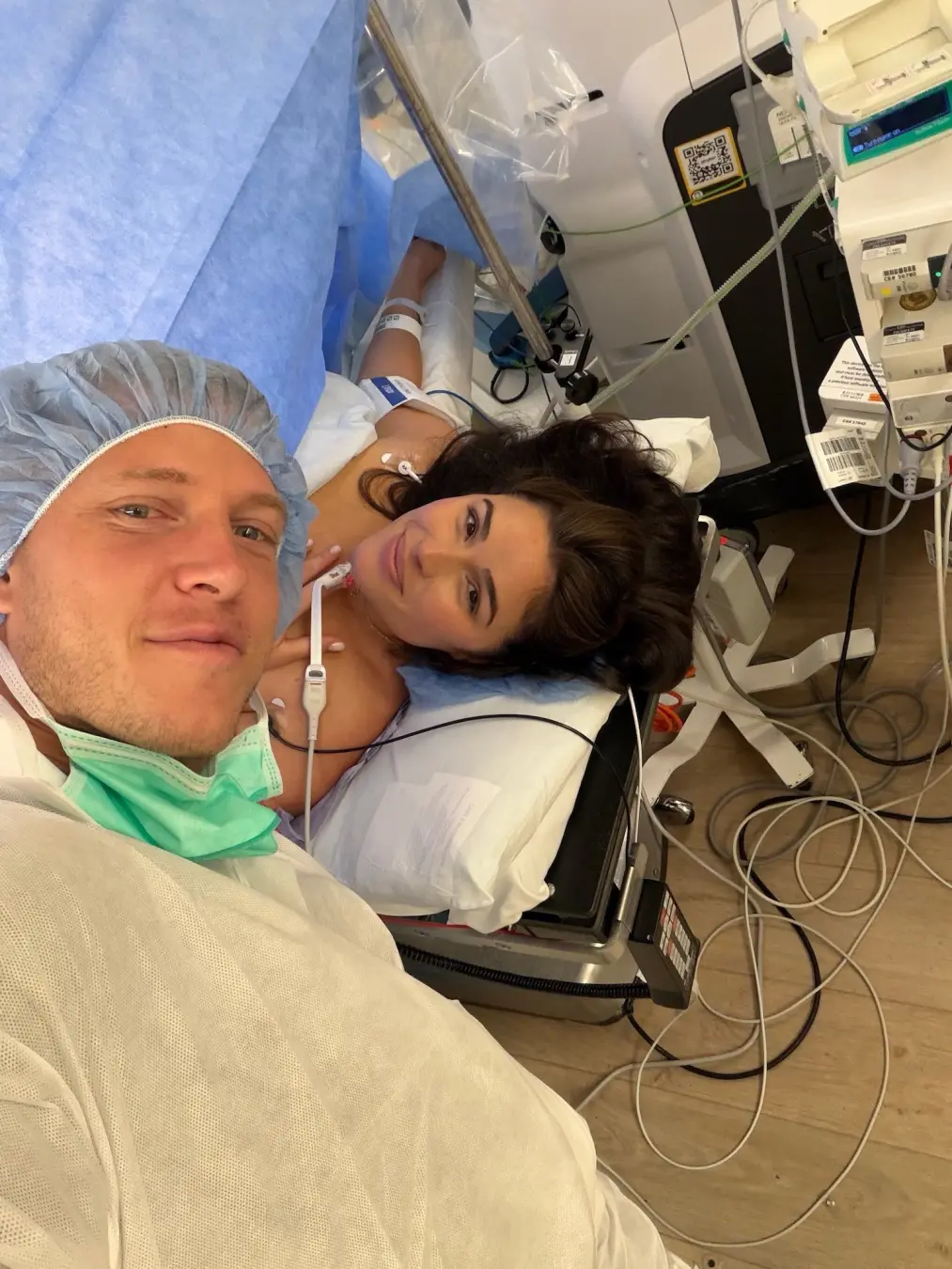 Olivia Culpo e Christian McCaffrey receberam um menino, Roman Augustus McCaffrey, em 19 de setembro. Acho que é engraça…