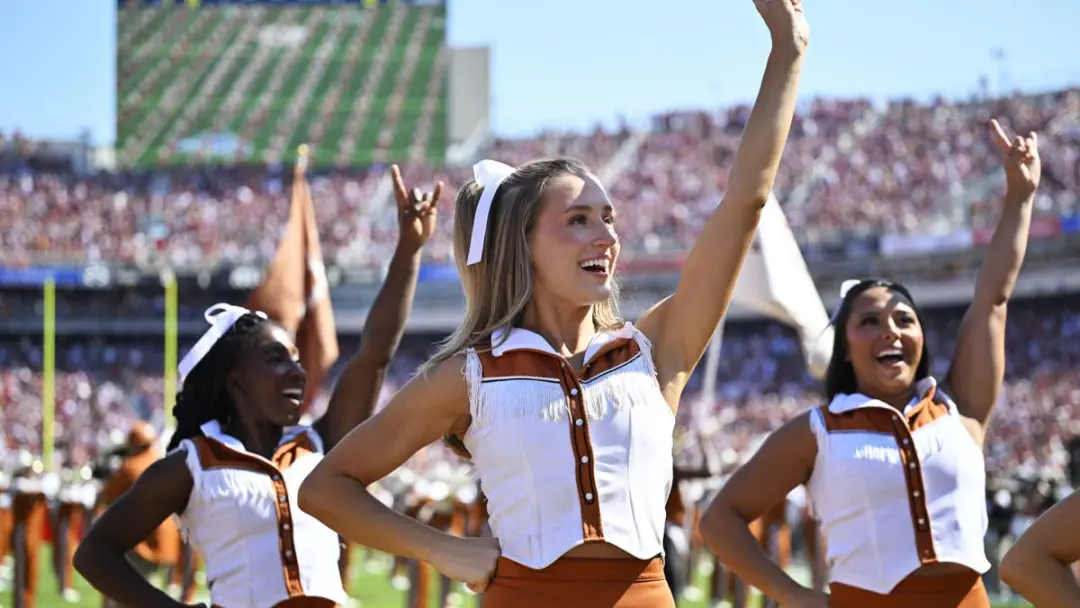 Texas e Alabama perderam posições no ranking AP Top 25 da Semana 7, enquanto UCLA e Iowa ganharam destaque por vitórias…