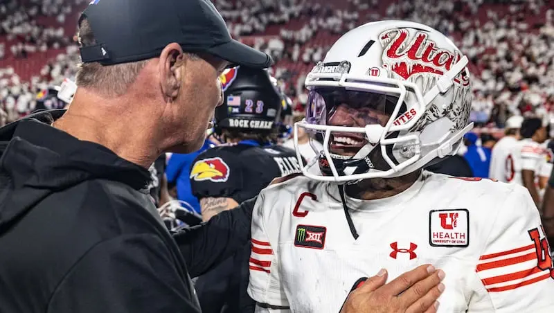 Kansas perde pra Utah por 41 a 24 no jogo de sábado. Coach Lance Leipold disse que o time precisa executar melhor, fala…