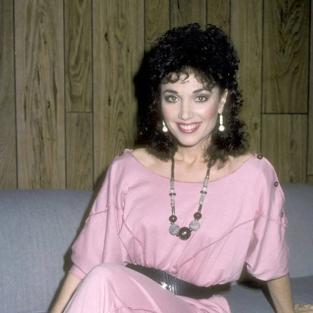 Stepfanie Kramer, atriz de Starsky & Hutch e Dynasty, atua por mais de 40 anos. É legal ver como a carreira dela contin…