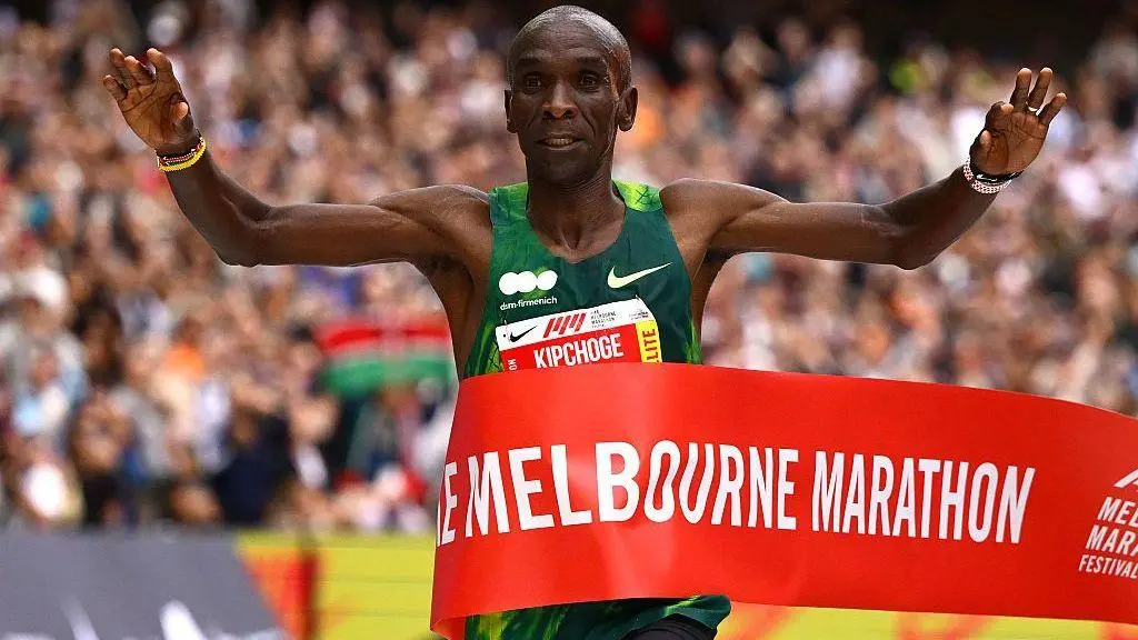 Kipchoge bateu recorde na Maratona de Melbourne com 2 horas nove minutos e 10 segundos, aos 41 anos. Achei incrível com…