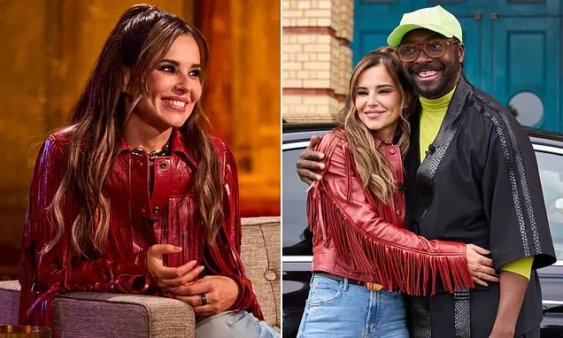 Cheryl apareceu no The Voice e deu um vislumbre do papel de coach dela antes da temporada de 2027. É interessante ver c…