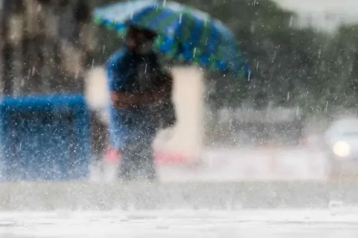 Goiânia espera máxima de 35 graus neste domingo, enquanto o Sul e o Sudeste têm alerta de temporais. É um ciclo onde o …