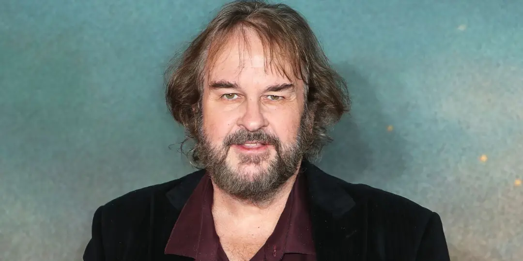 Peter Jackson falando sobre a troca de Ryan Gosling por Mark Wahlberg em filme de fantasia. Ele admitiu que Gosling apa…