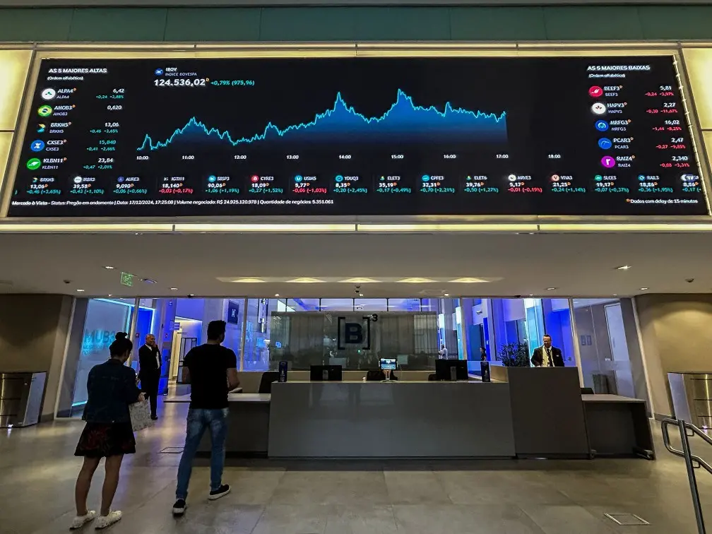 Banco Votorantim prepara IPO de R$ 4 bilhões se a vitória de Flávio Bolsonaro confirmar o favoritismo nas urnas. Mercad…