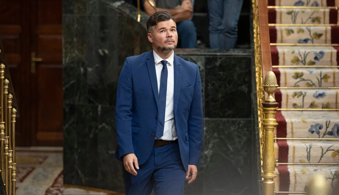 Gabriel Rufián se mantém como candidato por Esquerra Republicana no dia 29. É um movimento político que reflete a organ…