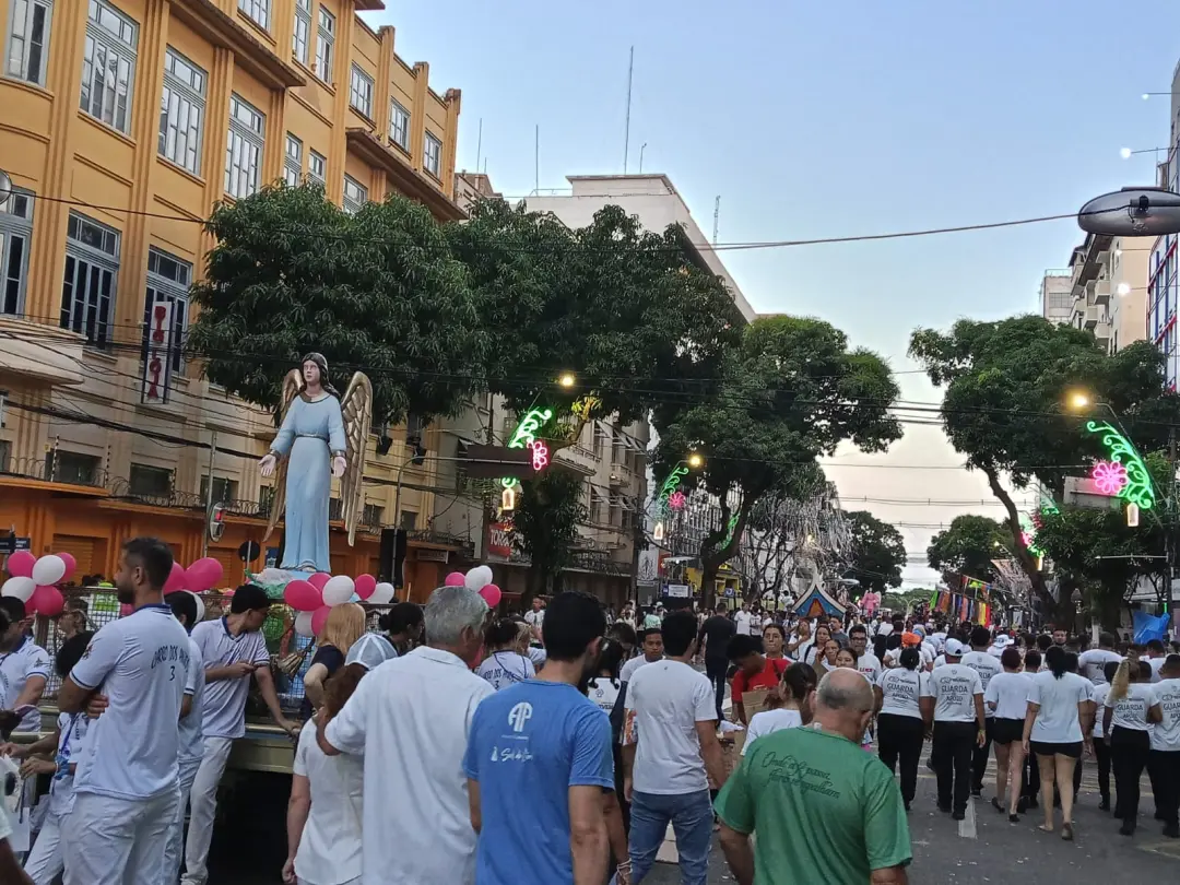 Milhares de fiéis tomaram as principais vias de Belém durante o Círio de Nazaré. A movimentação intensa demonstra a for…